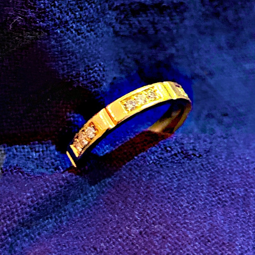 Men’s Gold Diamond Band - Picture 4 of 5